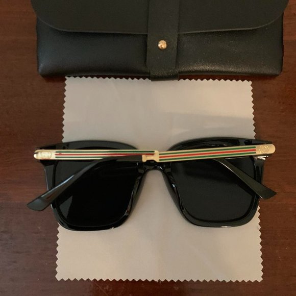 Gucci Women\'s Black Sunglasses